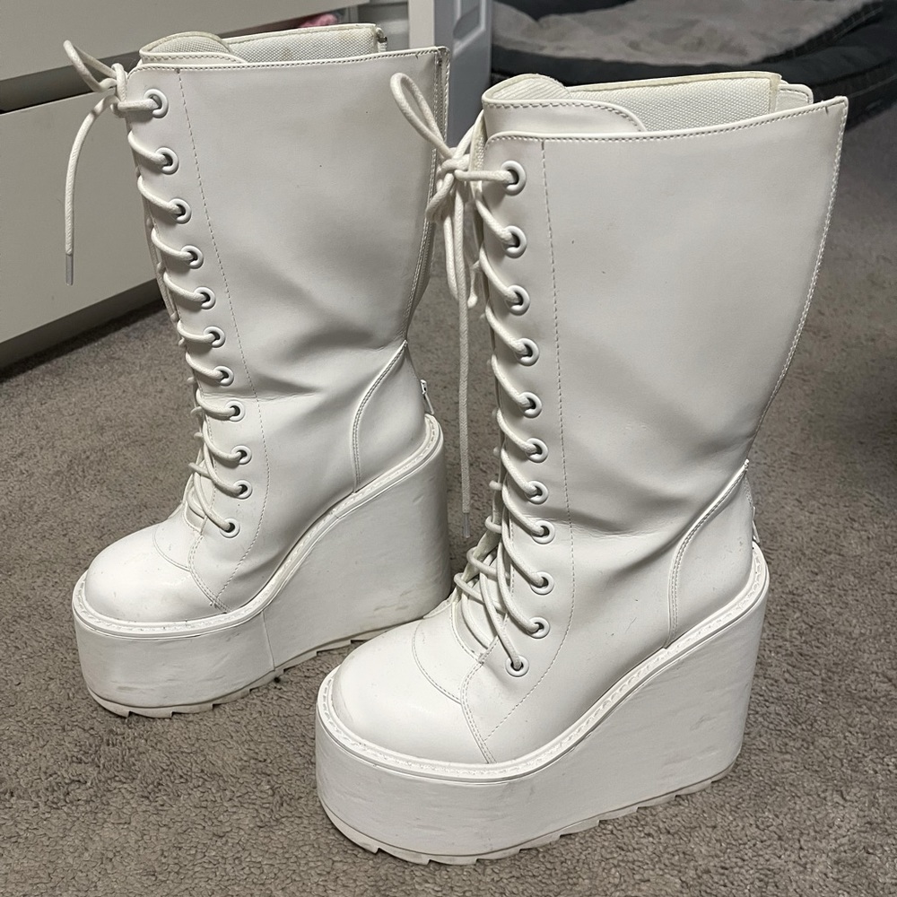 Dollskill Dune Lace-Up Platform Boots White rave festival edc
